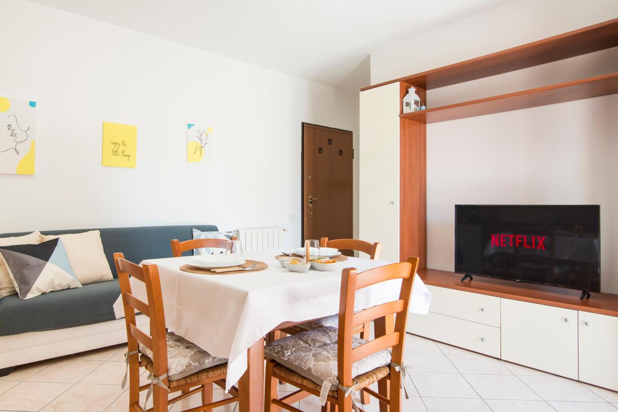 [oristano Centro] Parcheggio Privato, Wifi+netflix